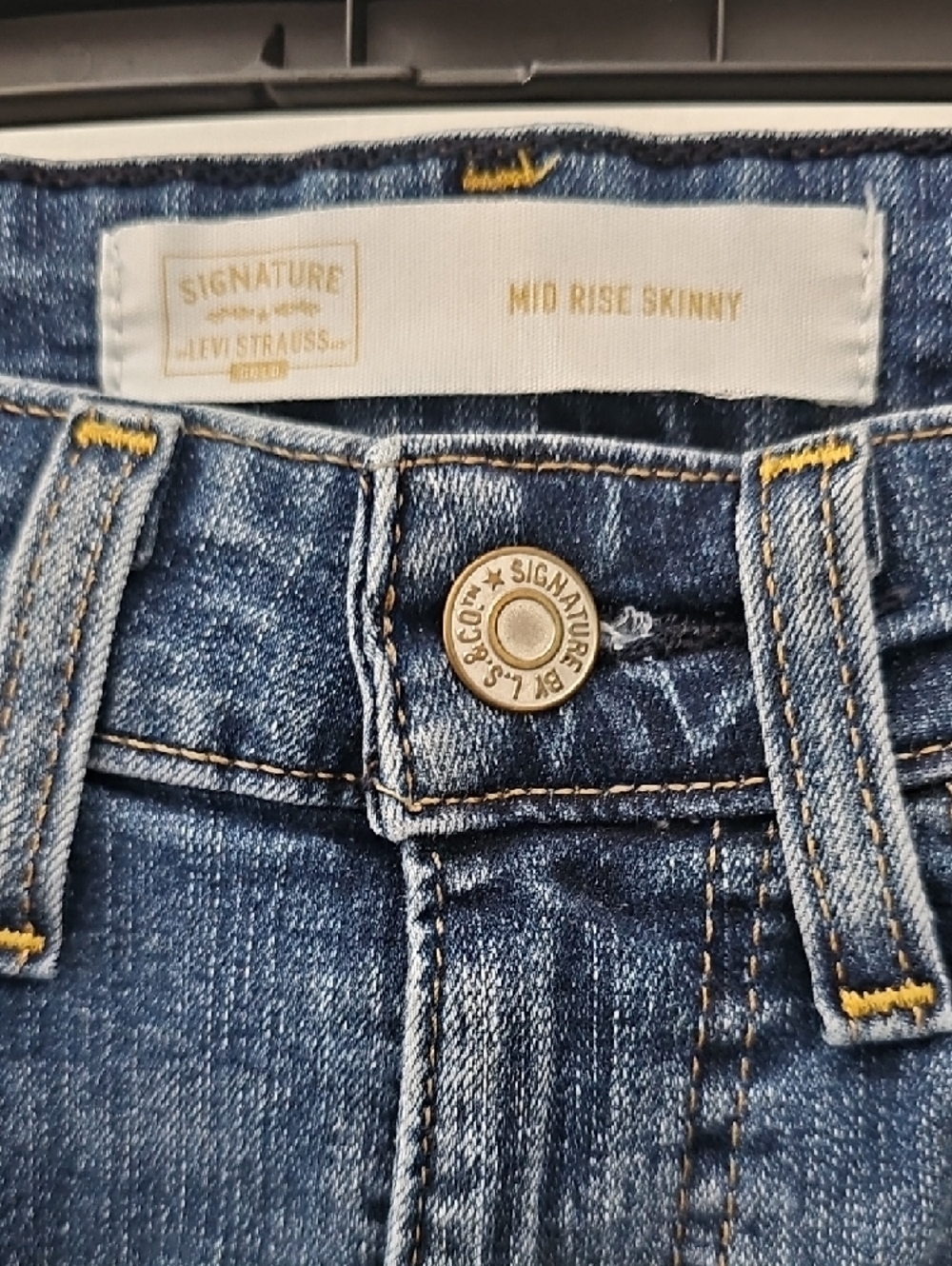 Signature by Levi Strauss Women's Skinny Mid-Blue Stretch Jeans - Picture 2 of 5